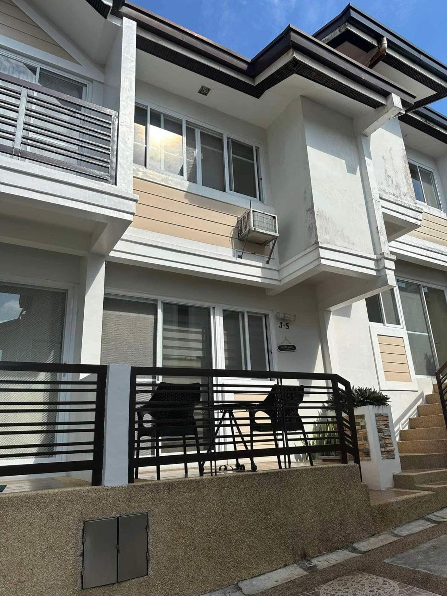 Tagaytay Hampton Villa タガイタイ エクステリア 写真